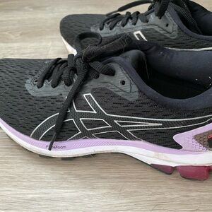 ASICS Women's Running Shoes - Black, Purple and white, size 7.5